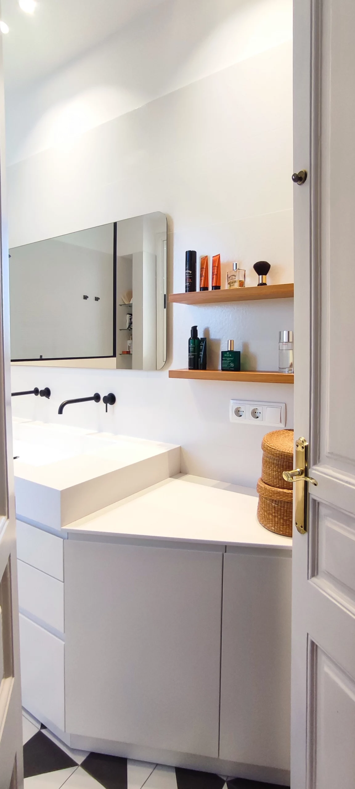 Interiorismo - reforma de baño en Poblenou