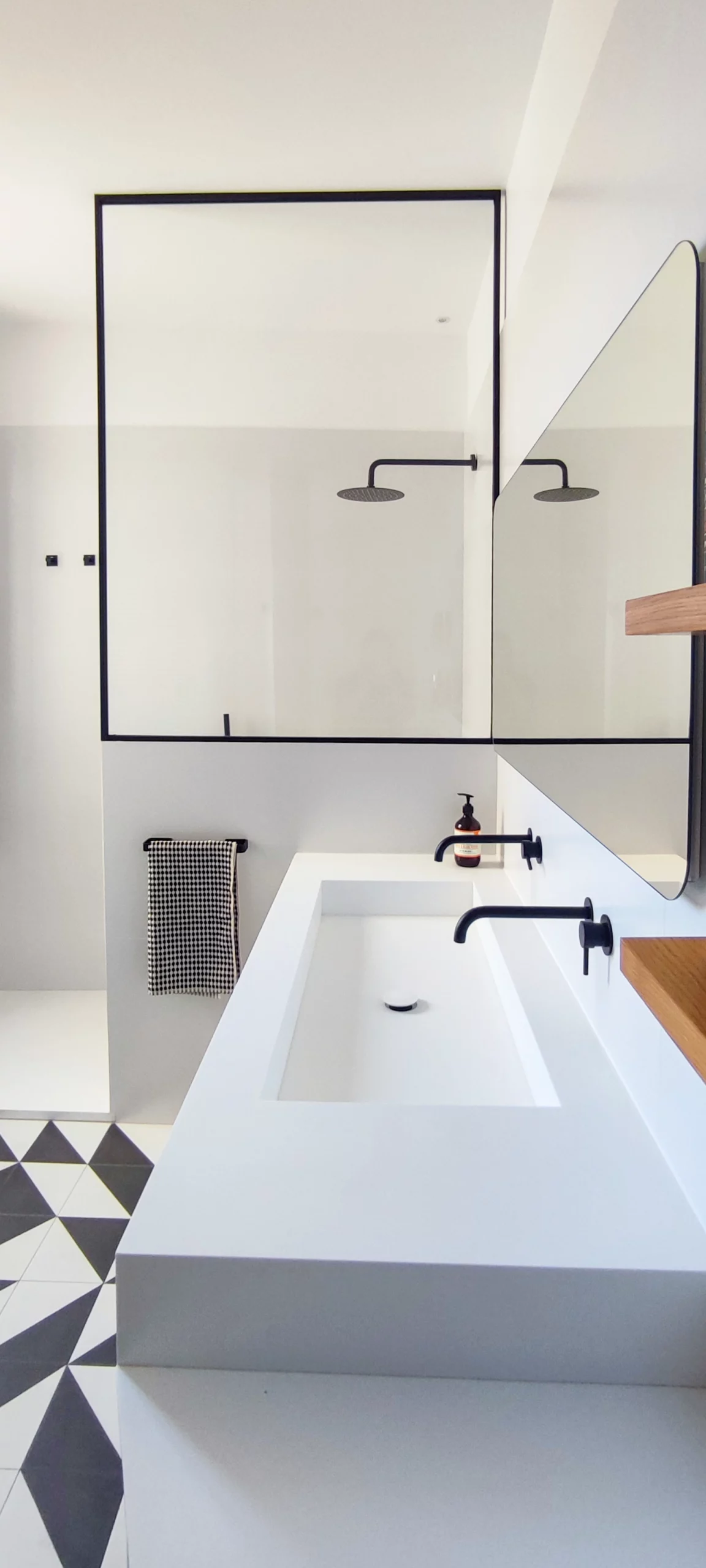 Interiorismo - reforma de baño en Poblenou
