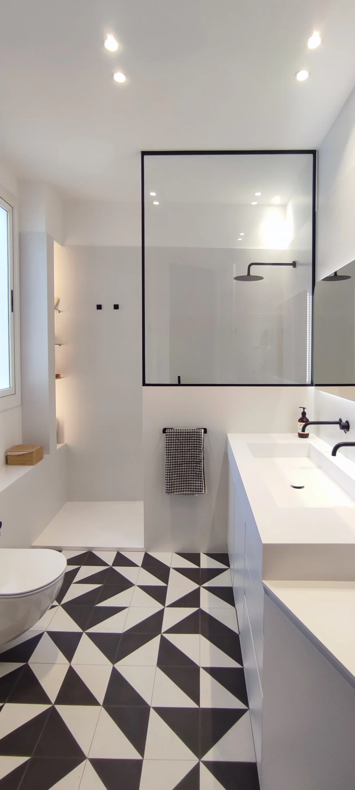 Interiorismo - reforma de baño en Poblenou
